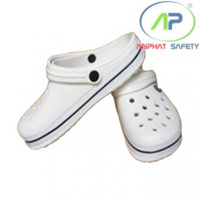 Giày crocs phòng thí nghiệm